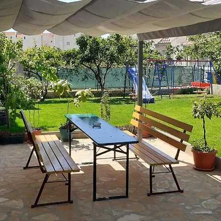 Apartment Leti