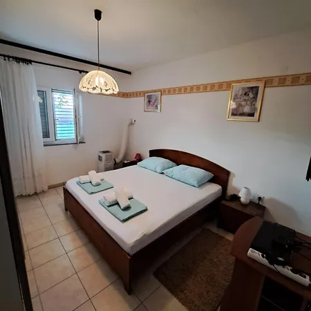 Apartment Leti